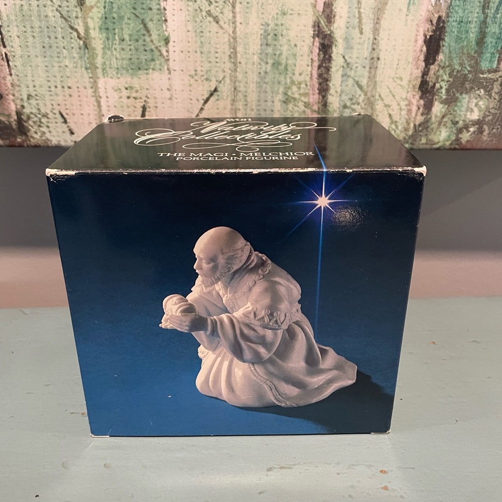 Vintage Avon Porcelain Nativity Collectibles Figurine / The Magi • Melchior